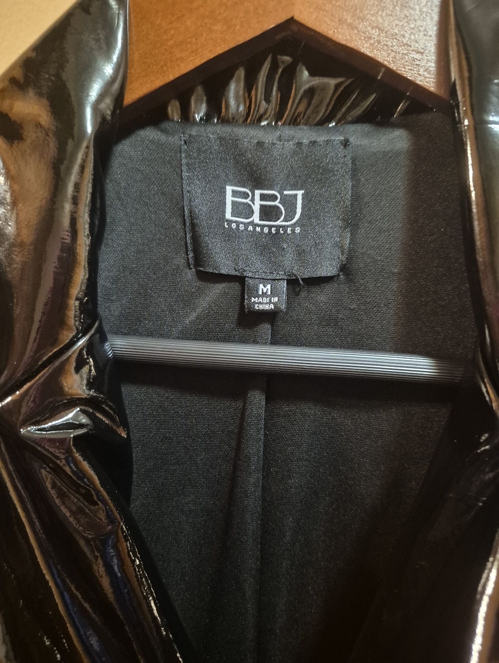 Shiny Black Trench Style Coat Size Medium BBJ Los Angeles - Picture 2 of 6